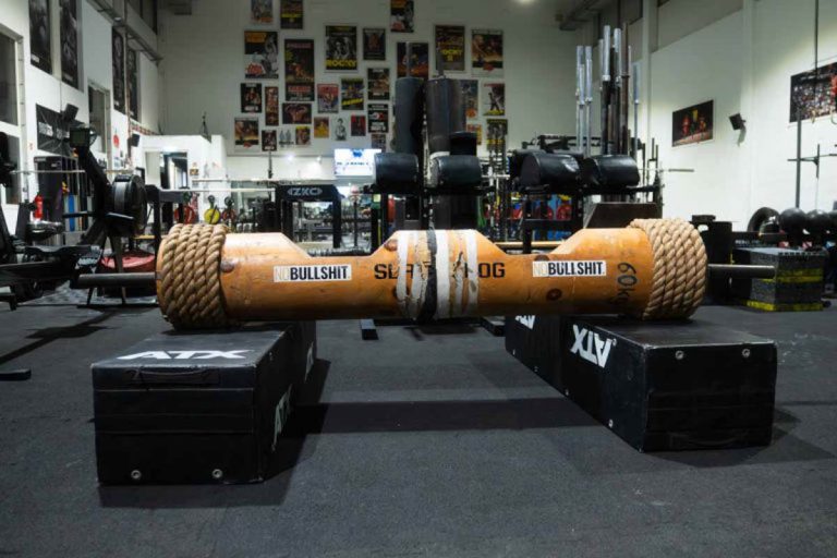 strongman-overhead-moving-1-768x512
