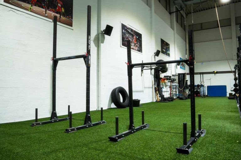 strongman-overhead-moving-5-768x512