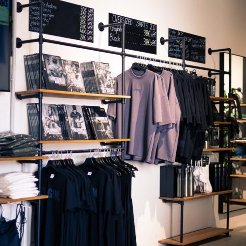 shop-683x1024